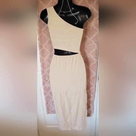 One Shoulder Sleeveless Cutout Side Slit Bodycon - Picture 5 of 6